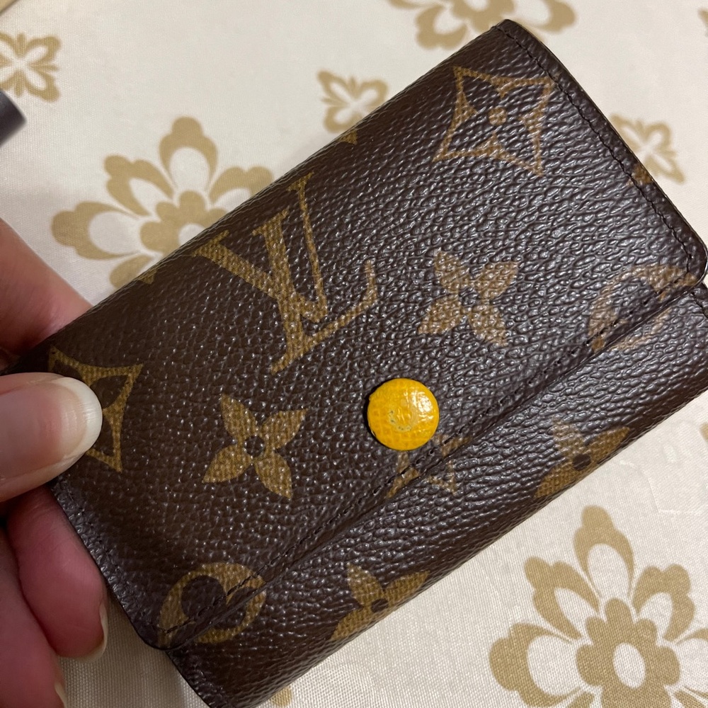 Louis Vuitton 6 ring key holder yellow